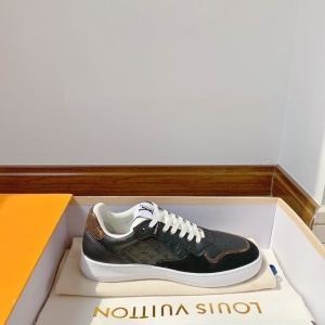 lv louis vuitton stadium sneaker